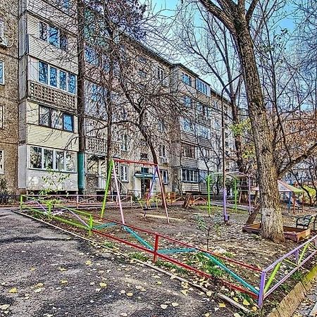 Апартаменты На Улице Клочкова, 128 Almaty Exterior photo