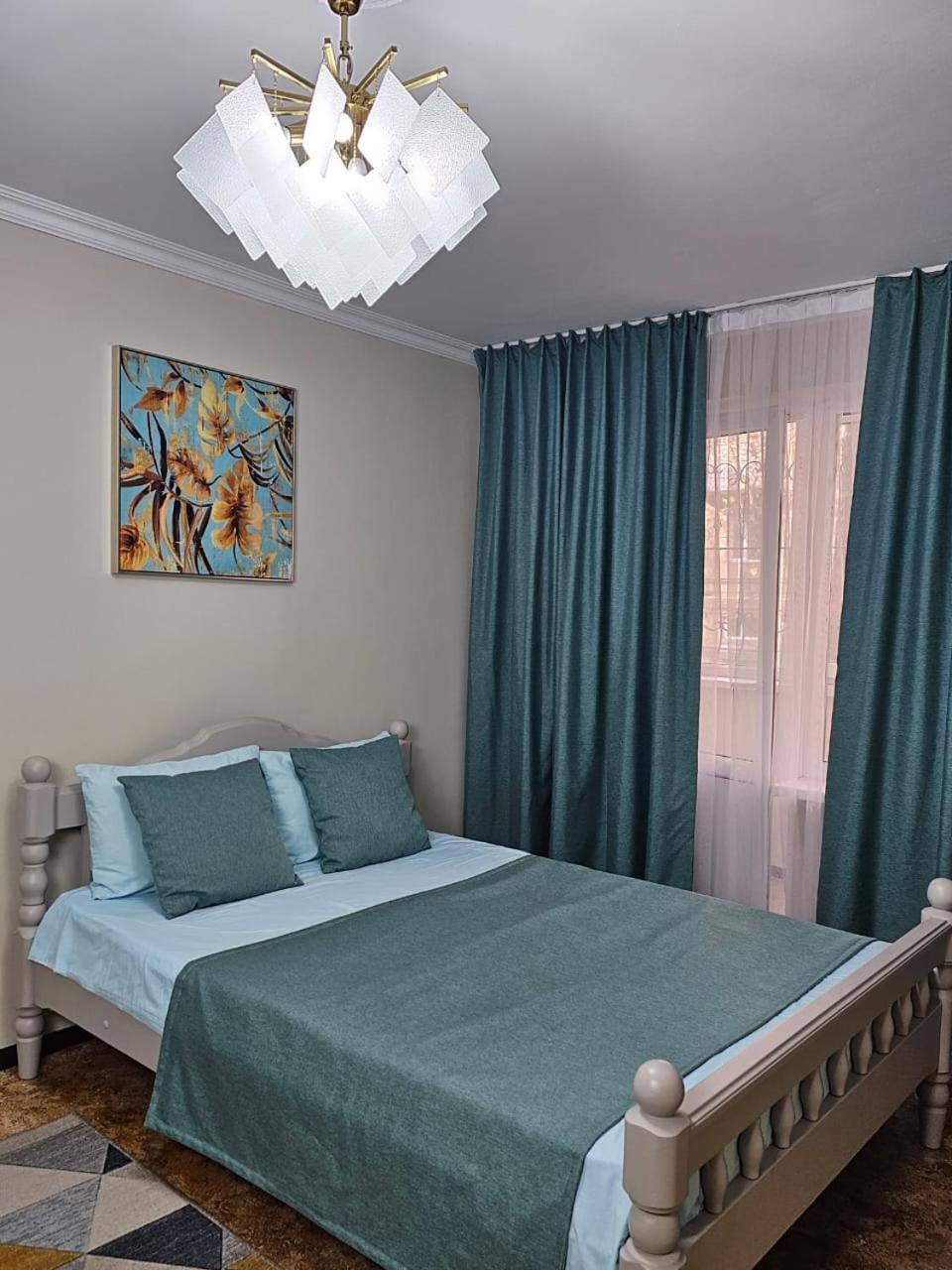 Апартаменты На Улице Клочкова, 128 Almaty Exterior photo