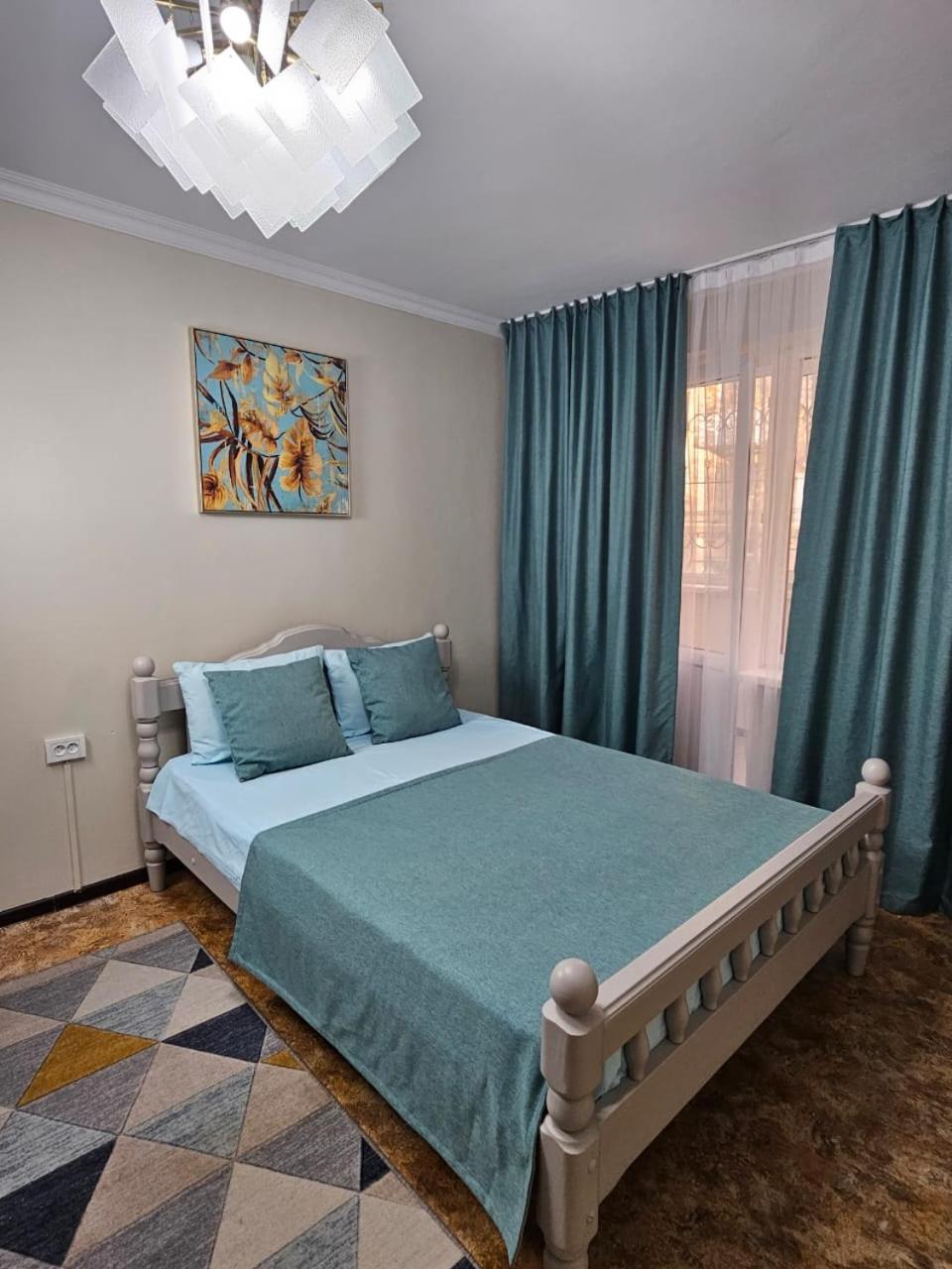 Апартаменты На Улице Клочкова, 128 Almaty Exterior photo